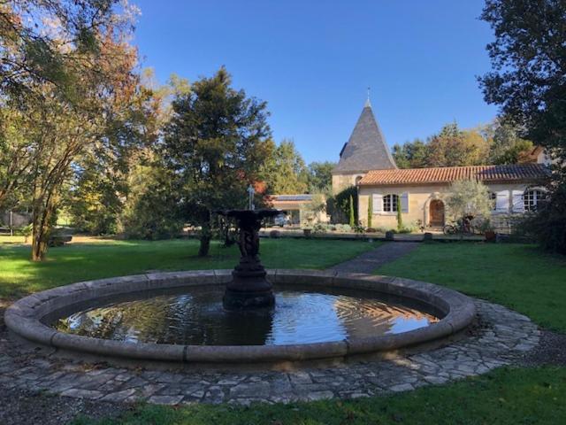 Gite Du Moulin De La Virvee Saint-Andre-de-Cubzac Bagian luar foto